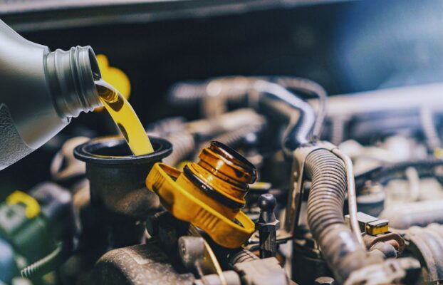 How to Choose the Right Engine Oil for Your Vehicle in Nepal?